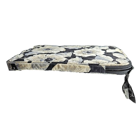 Vera Bradley Tablet Sleeve - Camellia pattern (retired) - Picture 10 of 12